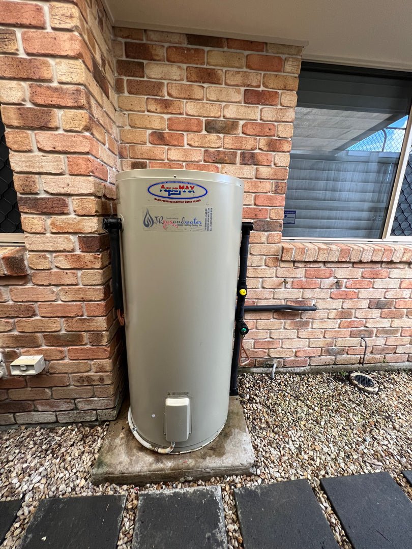 Aquamax 315L Electric Hot Water System - Installed Today